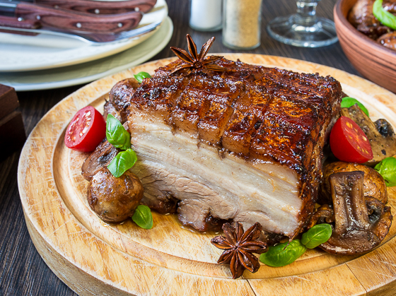 Грудинка свиная в духовке: приготовление пошагово с рецептом и секретами