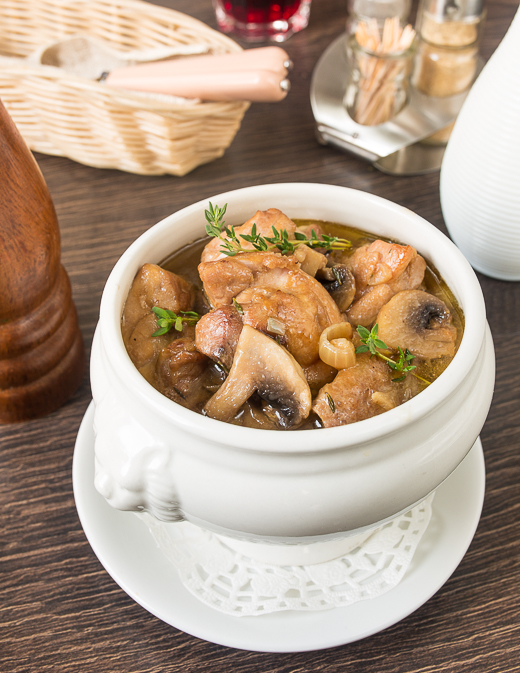 Курица с грибами, тушенная в пиве на Вкусном Блоге