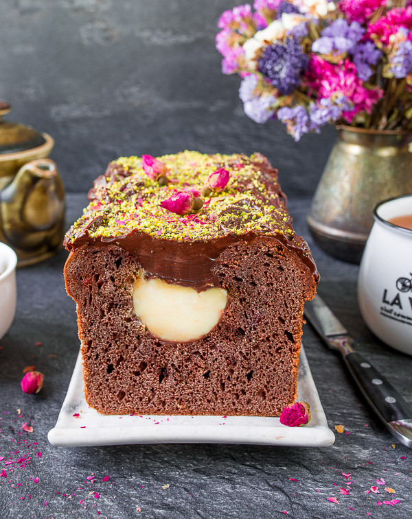 Десерт кекс с ромом. Кексы с вареным кремом. Заварной шоколадный кекс. Пасха заварная шоколадная с ромом и изюмом. Турецкий кекс с заварным кремом.